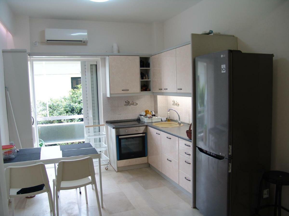 Grace Apartments Loutráki Esterno foto